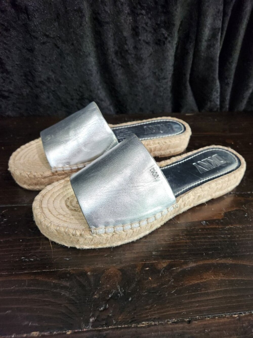 DKNY Camillo Espadrille Slide Sandals in Silver/Sz. 9M NWOB